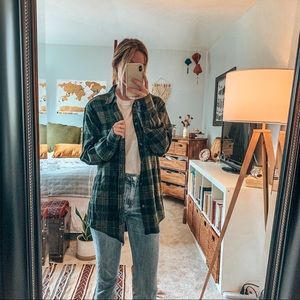 SOLD: Dark green fitted flannel